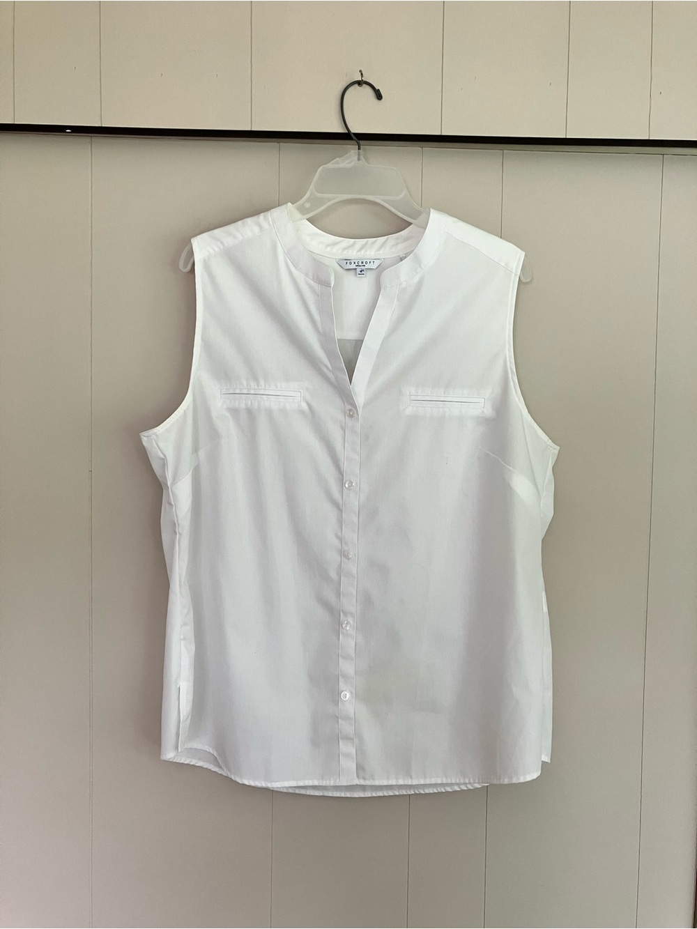 Foxcroft White Sleeveless Button-Down Blouse Wrinkle Free Faux Pockets